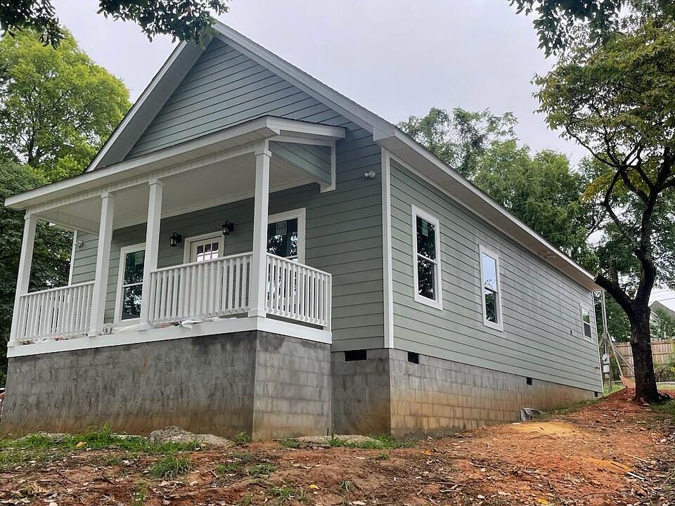 1st image of 114 E Woodland Ave