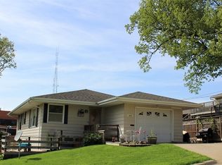 403 N Clinton St, Morrison, IL 61270