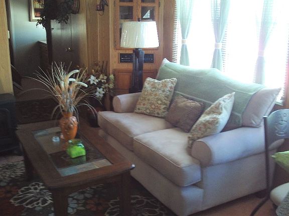 2nd image of 350 3rd Ave