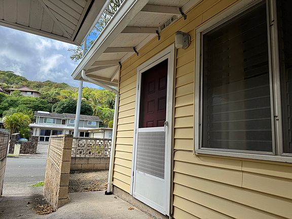 Convenient entry to the yard area, just to the left of the front door.