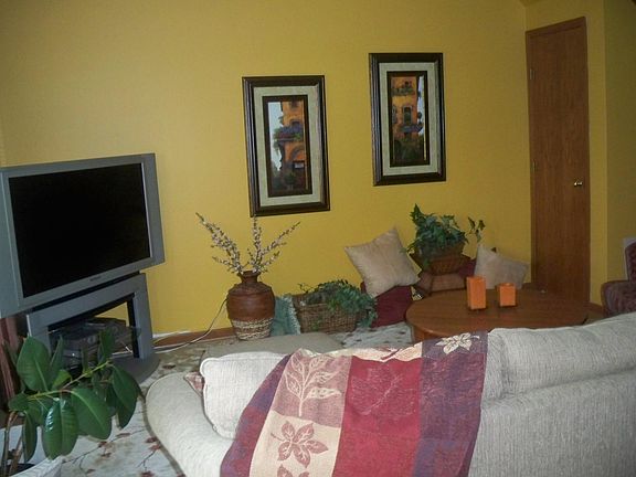 Ground level living/dining room
