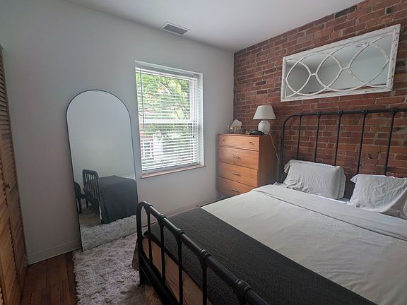 3rd image of 111 Gainsborough St #22A
