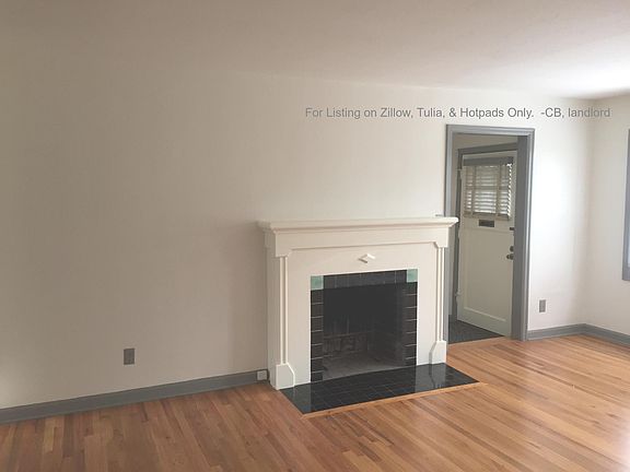 Entry/ Living Room