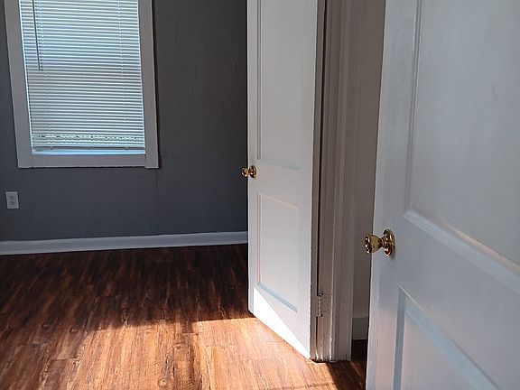 4th image of 1214 Dalview Ave