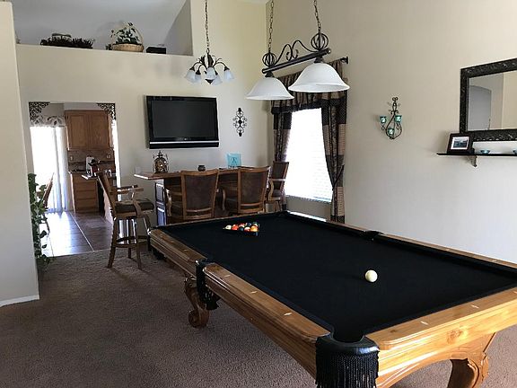 Pool Table/Bar Available