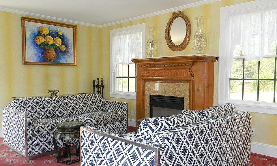 10 Hemlock Ct, Oyster Bay, NY 11771 Zillow