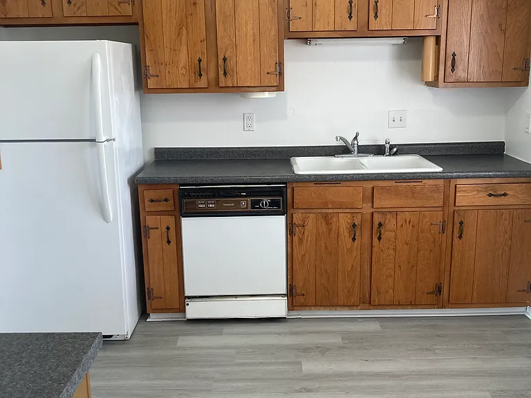 7255 Somerville Dr — Photo 8