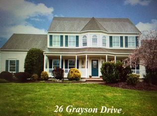 26 Grayson Dr, Belle Mead, NJ 08502