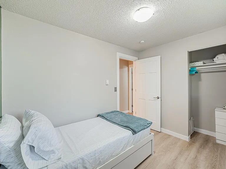 8419 Quinault Dr NE — Photo 10
