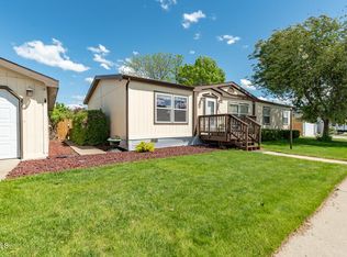 5023 Redcoat Dr, Bismarck, ND 58503