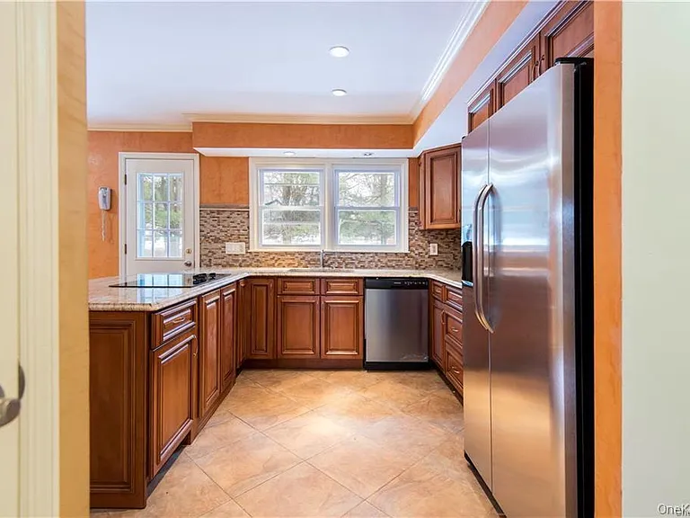 7 Knoll Ct — Photo 4