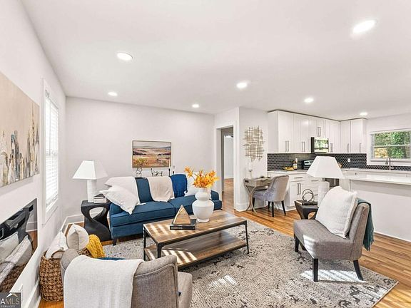 4th image of 3372 Jackson Dr