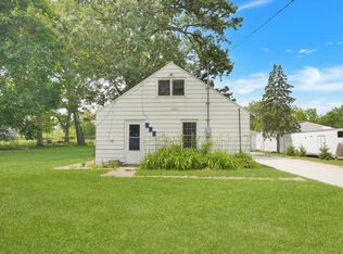 524 S Hackett Rd, Waterloo, IA 50701