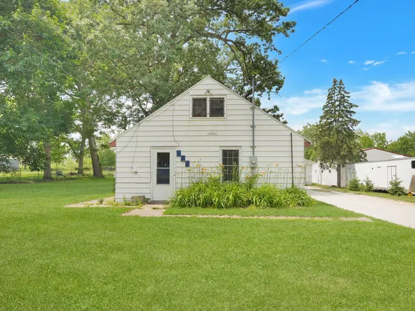 524 S Hackett Rd, Waterloo, IA 50701
