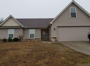 12120 Meriwether Dr, Sellersburg, IN 47172