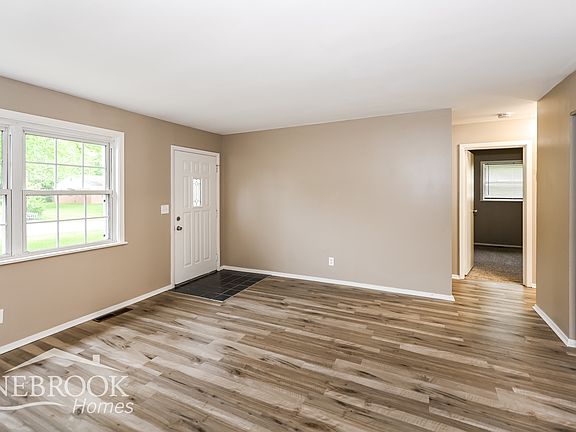 4th image of 848 N Hill Ln