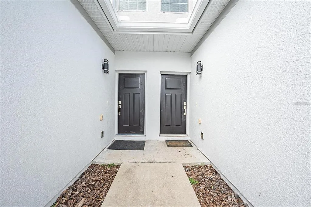 3 bed, 2.5 bath, 1548 sqft, $1,800 — Photo 2