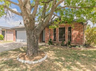 8124 Spruce Valley Dr, Fort Worth, TX 76137