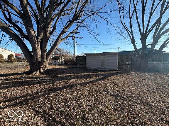 4th image of 918 N Tralan Dr