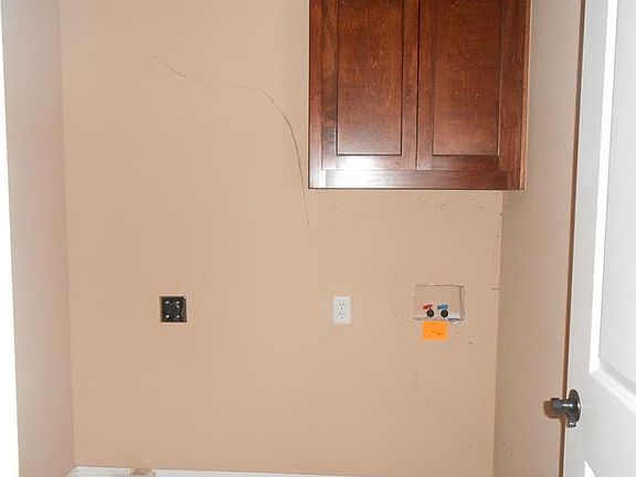 5th image of 433 Meadow Wood Ln