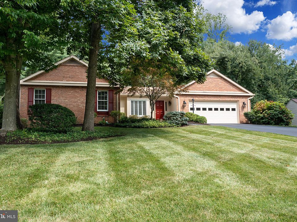 1st image of 9743 S Park Cir