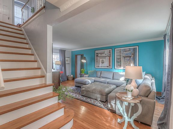 2nd image of 1026 W Gregory Blvd