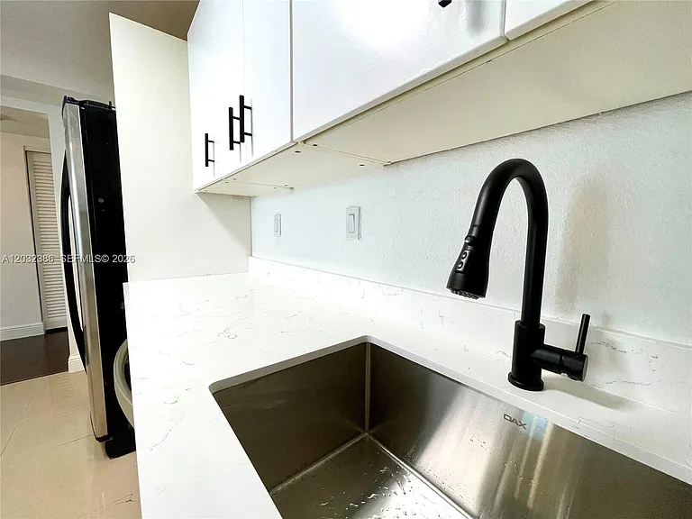 19390 Collins Ave #316 — Photo 3