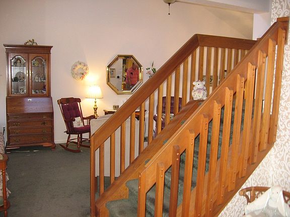 3rd image of 276 Hartsville Ln