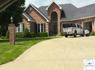 2290 W Country Club Dr, Sedalia, MO 65301