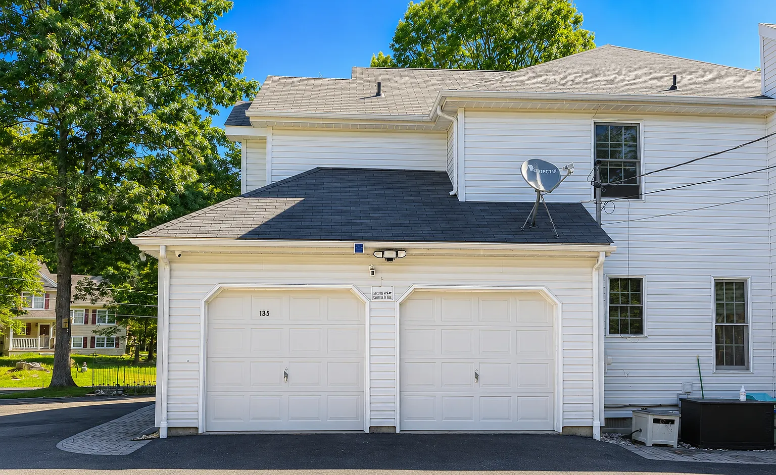 4 bed, 2451 sqft, $2,800 — Photo 2