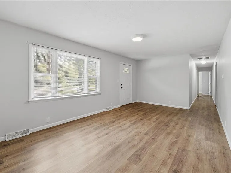 2448 N Irwin St — Photo 3