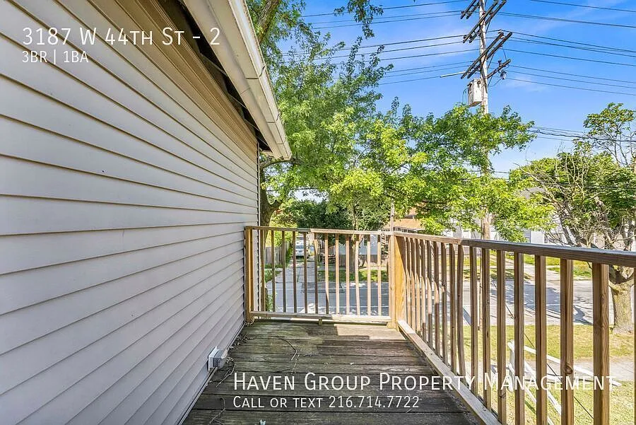 3187 W 44th St | Unit 2/UP, Cleveland, OH 44109- Spacious 3-bed 1-bath multi-family home! — Photo 3
