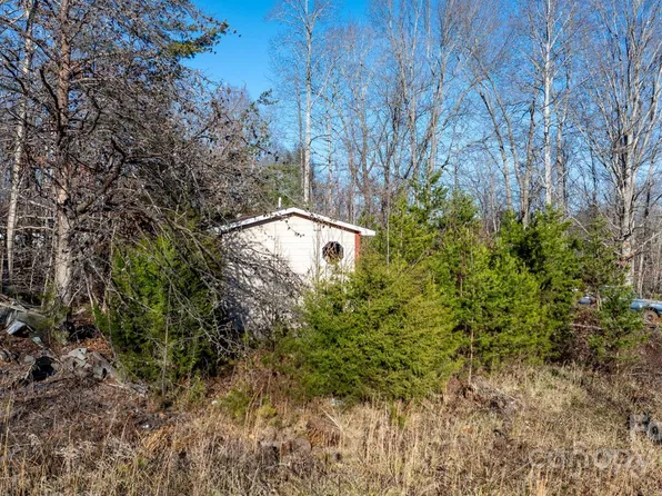 122 Bumpy Hill Dr, Marion, NC 28752