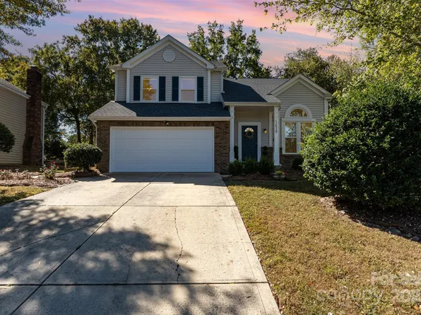 12529 Woodside Falls Rd, Pineville, NC 28134