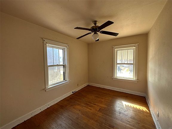 5th image of 2007 Eldredge Ave