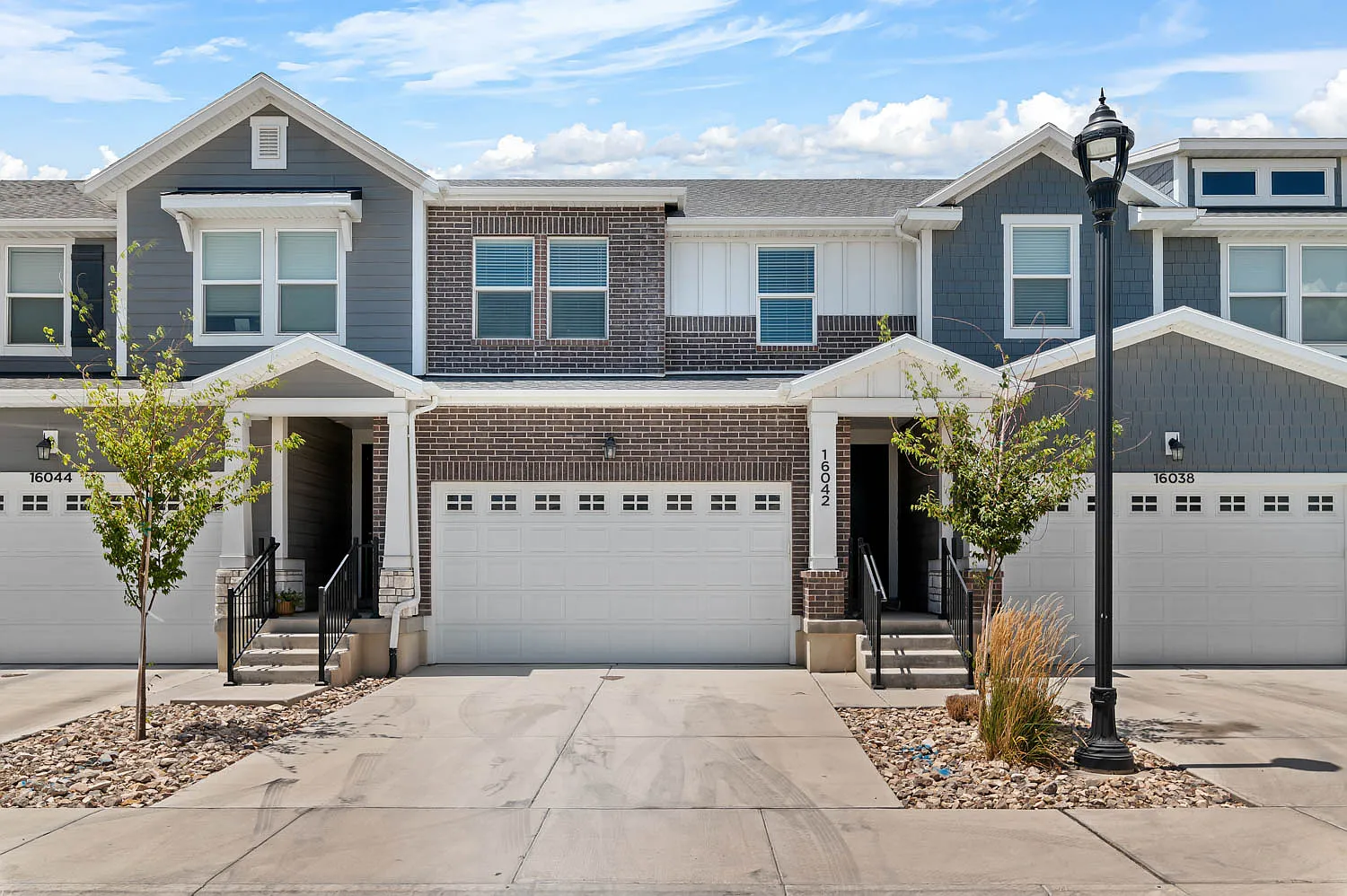 4 bed, 2.5 bath, 2455 sqft, $2,350 — Photo 1