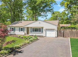 413 Lockwood Dr, Shirley, NY 11967