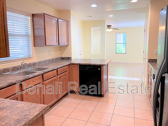 3rd image of 2741 E Bart St