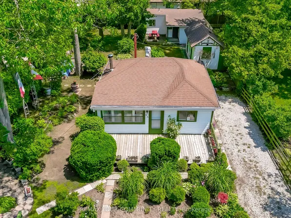 45 30th St SW, Wasaga Beach, ON L9Z 2C8