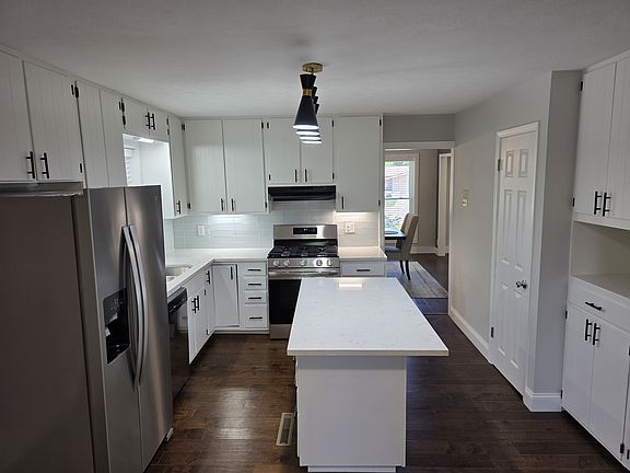 5th image of 503 E Evergreen Ct
