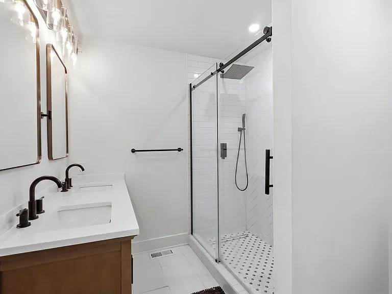 411 Edwin St #A — Photo 25