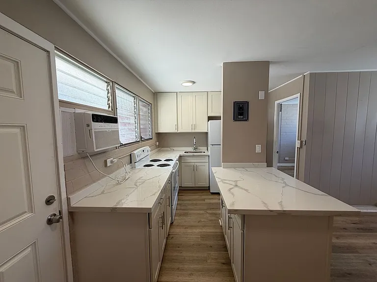 733 Coolidge St — Photo 9