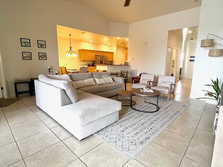 724 SW 47th St #209 — Photo 13