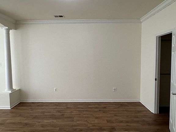 3rd image of 466 Penwood Dr