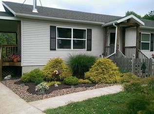 819 Queen Anne Rd, Amsterdam, NY 12010