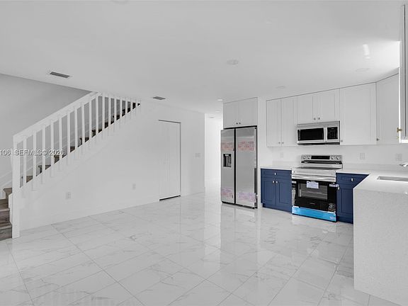4th image of 1627 NW 40th St