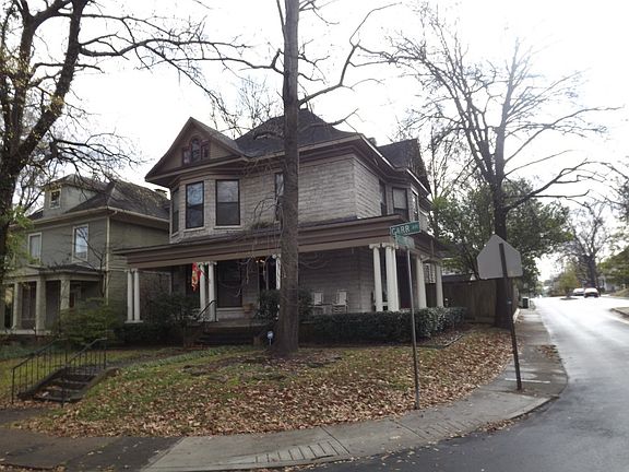 2nd image of 1353 Carr Ave