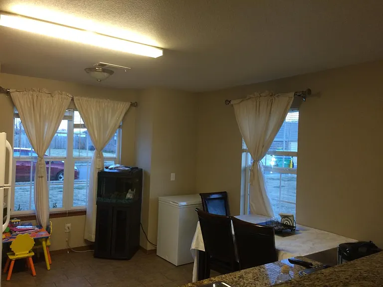 202 Foxglove St — Photo 27