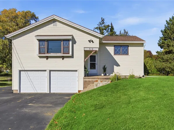 712 Paul Rd, Rochester, NY 14624