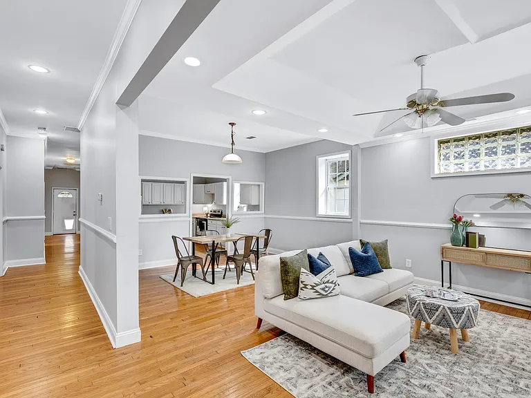 21 Bates Ave NE — Photo 4